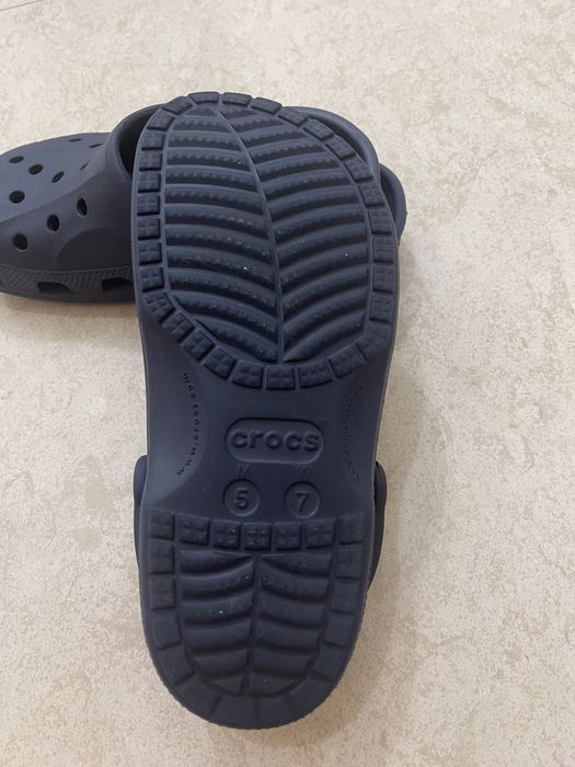 Продам детские кроксы оригинал