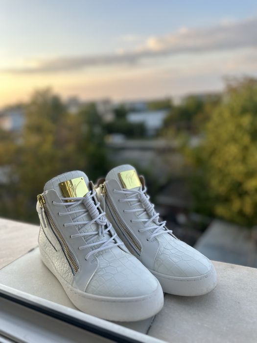 Giuseppe Zanotti- Mid