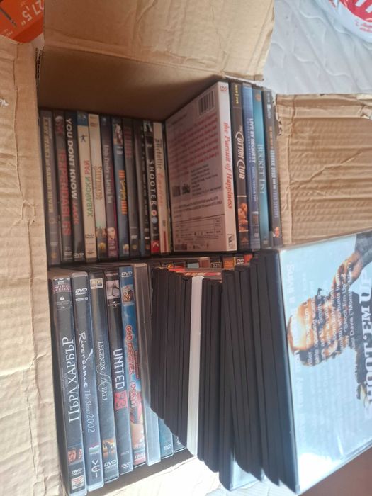 DVD плеар плюс оригинални dvd дискове