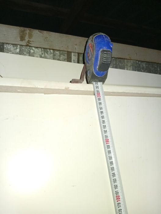 Продам 2 двери с касяками