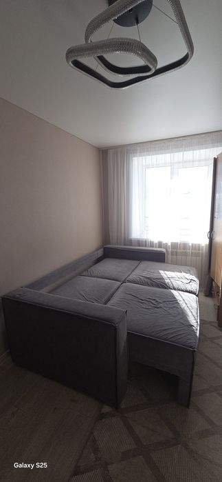 Продам диван в хорошем состоянии.