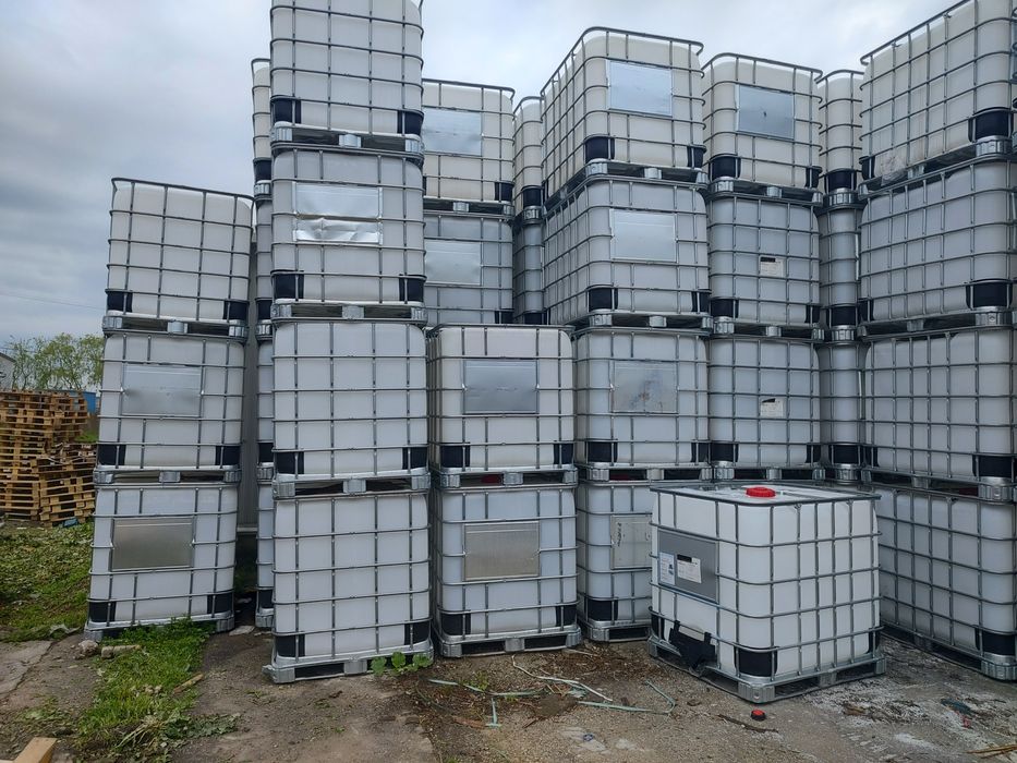 Цистерна-бодон 1000л. Ползвани само веднъж, неразличими от нови.