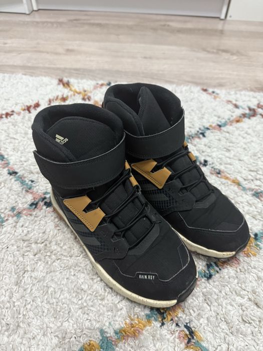 Ghete Adidas terrex snow 35