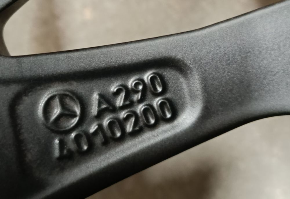 Оригинални джанти спорт пакет с гуми зимни 19 цола за Mercedes GT W290