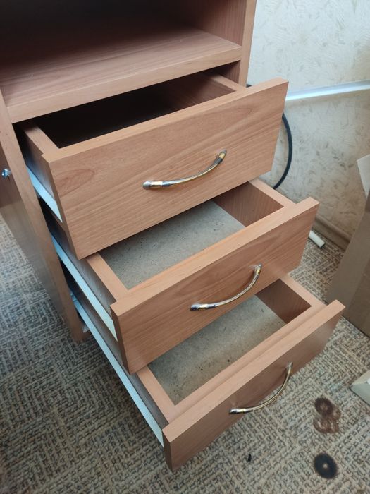 Стол угловой+полка угловая навесная