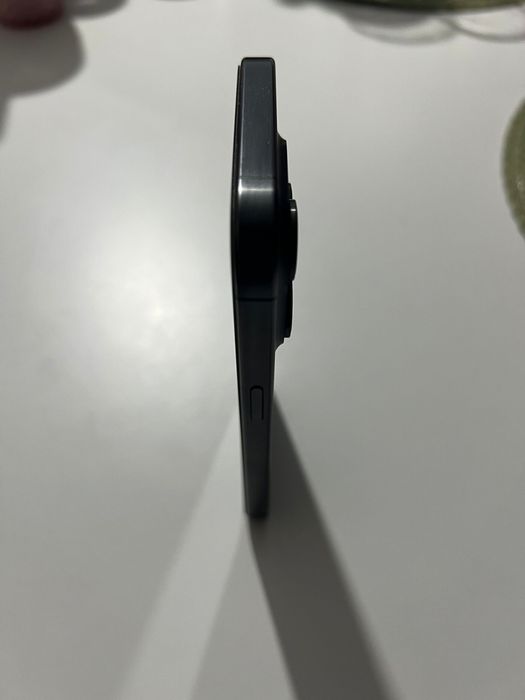 Iphone 15 pro  garantie fact bat 88