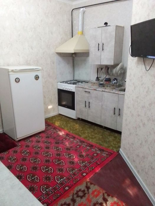 Сдается пол дом в 1 азотчике 2 ком