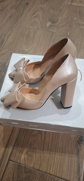 Pantofi eleganți, din piele naturala