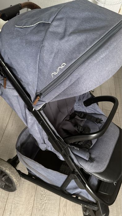 Продаю коляску Nuna