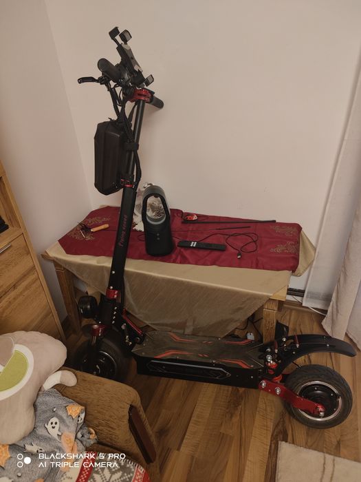 Trotinetă electrică Boyueda Q7 Pro Max 3200W (2×1600W) – 700 km – Stare foarte bună