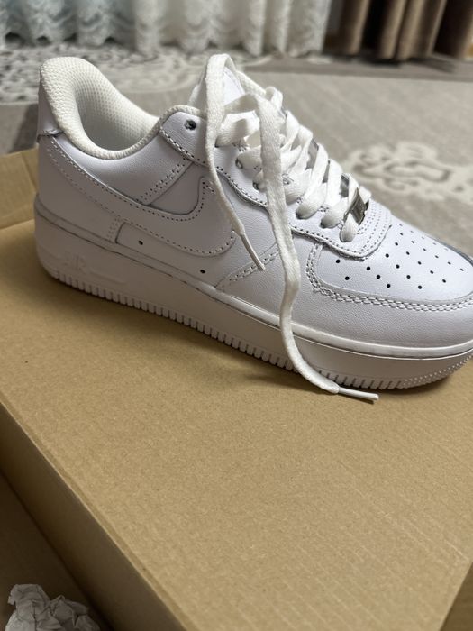 Новая обувь Nike