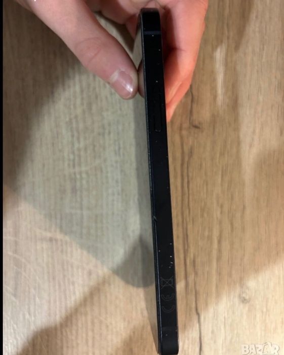 Продавам телефон Iphone 12   256GB