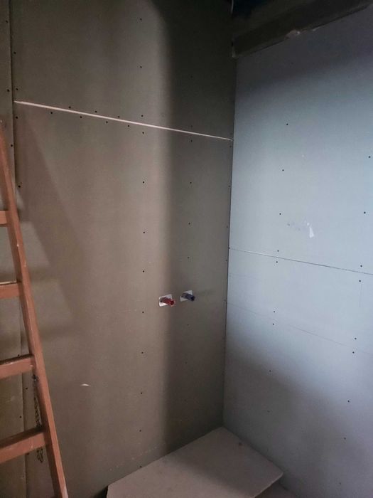 Продава се Къща в Добрич, Строител - 176 кв.м за 682 €/кв.м - Снимка #18