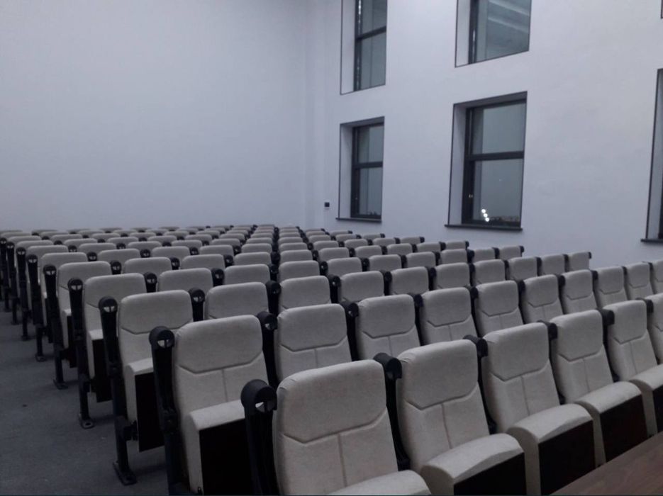 Стул кресло для активного зала