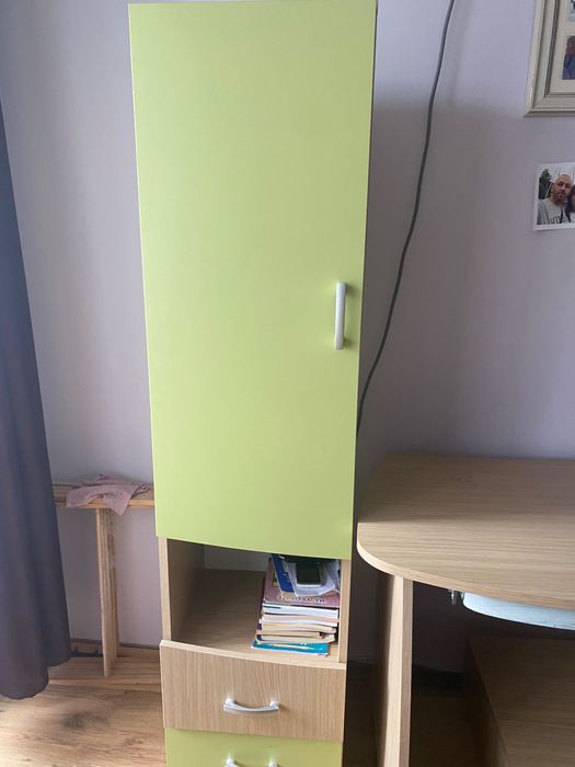 Детско бюро и шкаф