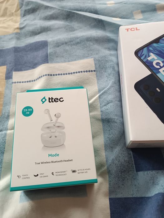 TCL 305 телефона е нов +слушалки нови
