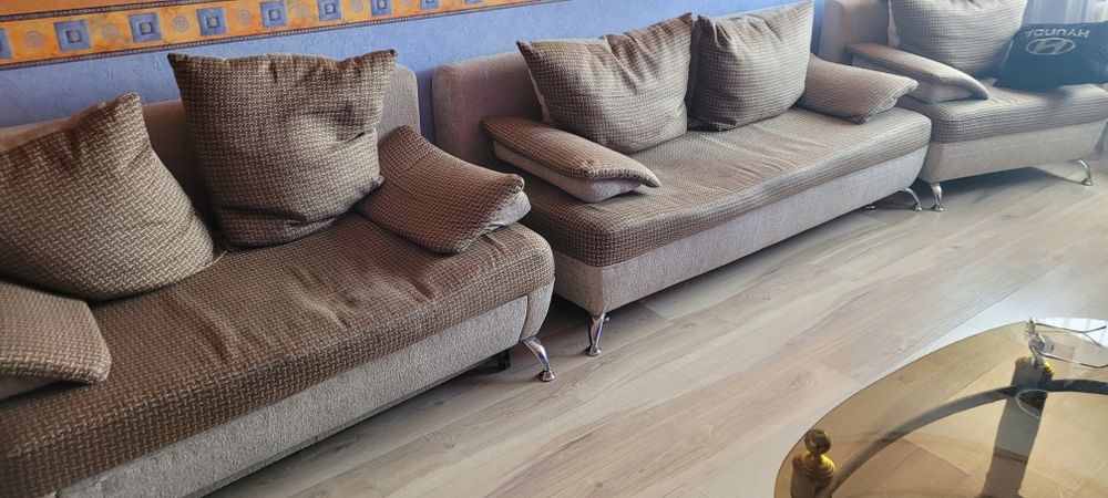 Продаю мягкий уголок 3-2-1