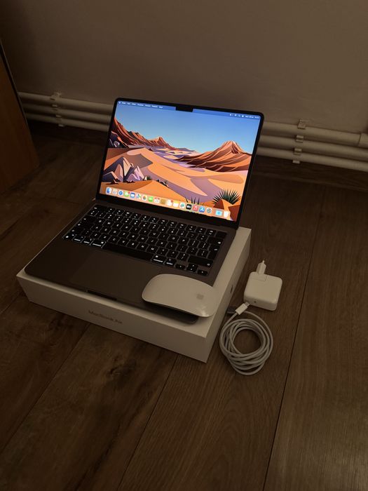Laptop Apple MacBook Air M2, 8GB RAM, 256GB SSD, baterie 100%