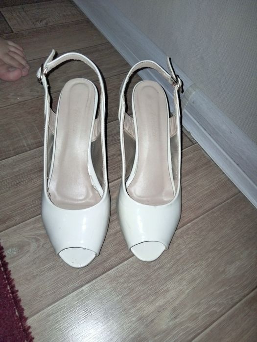 Туфли цвет белый