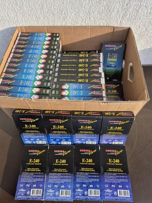 Vând 80 casete video VHS originale Mega view 240 min. colectie de film