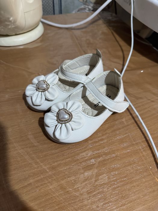 Новые детские туфли