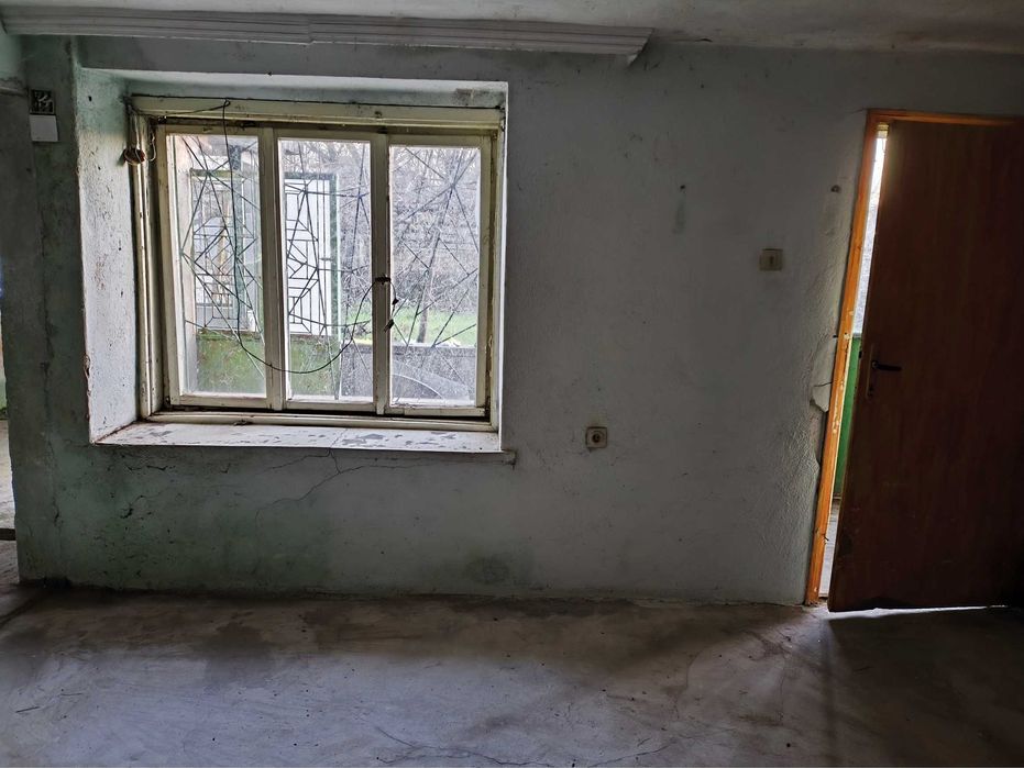 СОБСТВЕНИК - ДВУФАМИЛНА къща + 2 ПАРЦЕЛА за продажба, в село Яздач