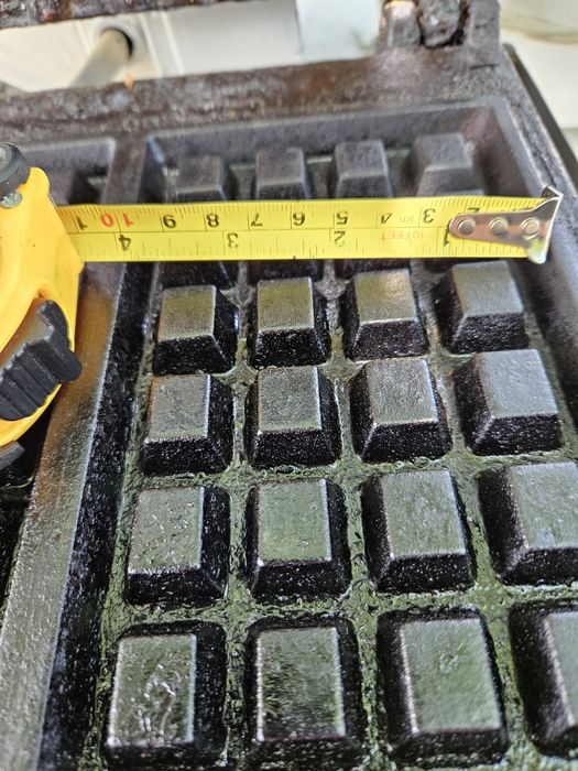 Гофретник тип швейцарска вафла на ток професионален  втора употреба