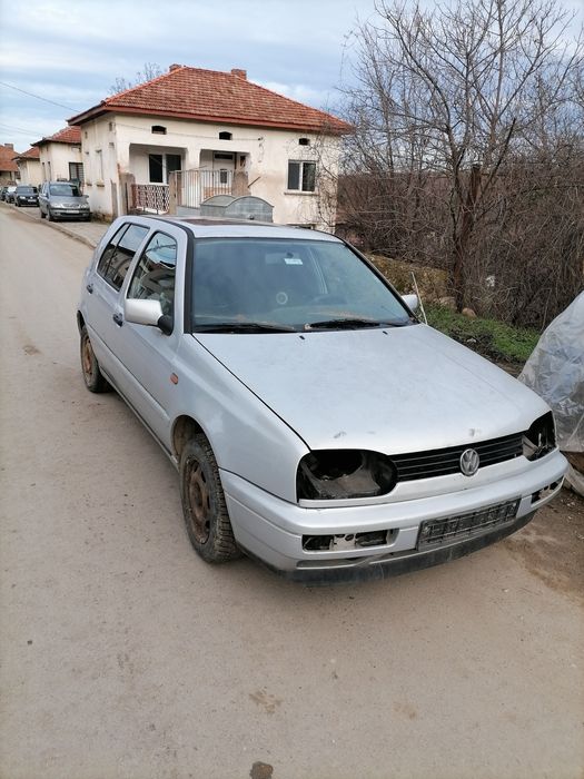 Vw golf 3 1.6 75 На Части