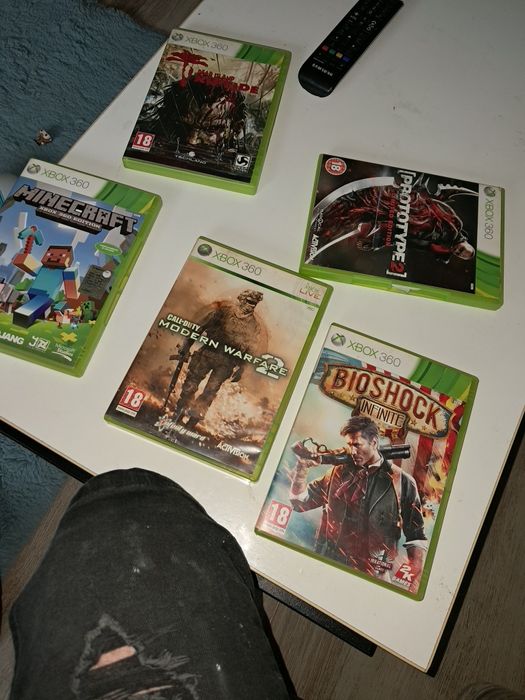 Vand jocuri de X-Box 360 nefolosite