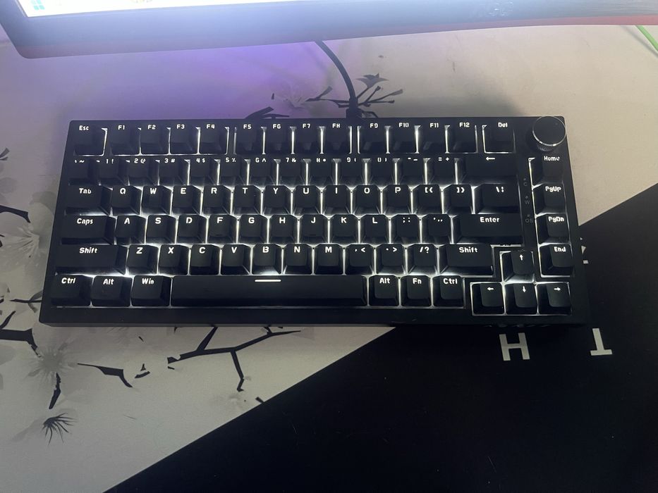 Продаю игровой Сет моник стол кресло девасы