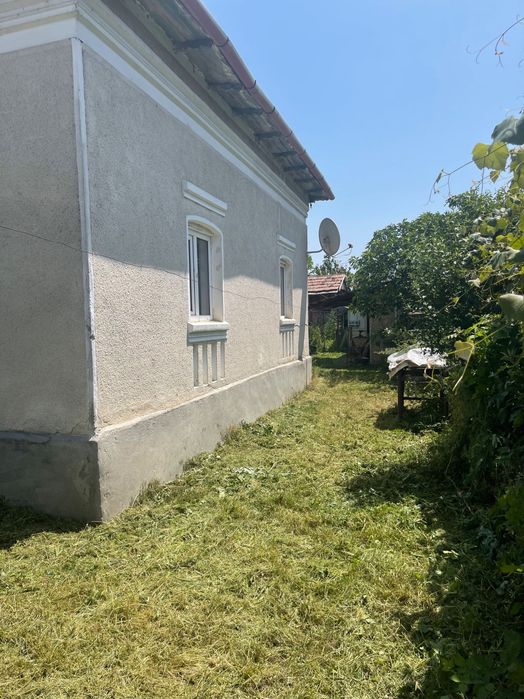 De vânzare în RamnicuValcea Casă / Anexe + Teren 4800M