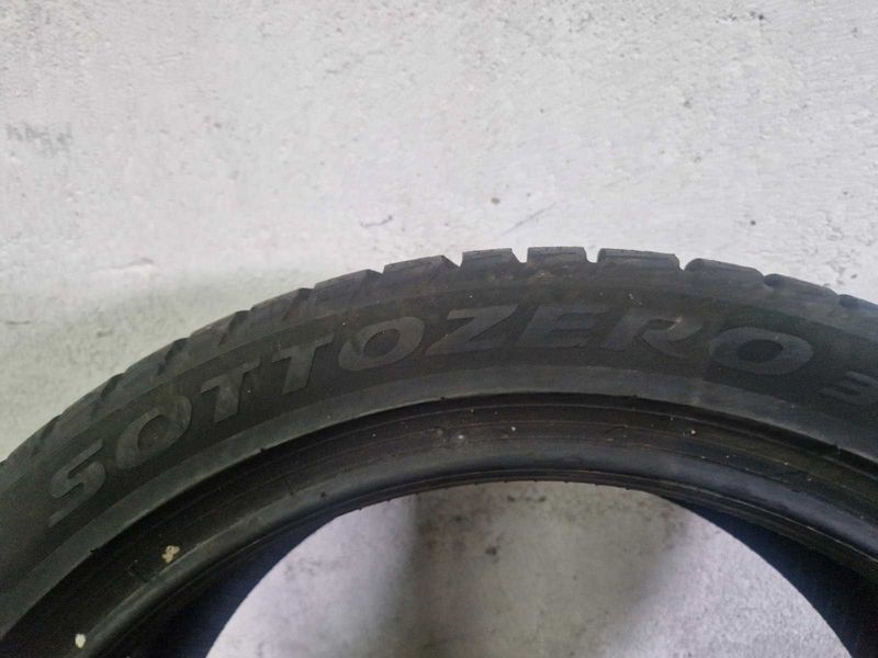 1 брой Pirelli R17 215/45/ 
зимна гуми 
DOT3918