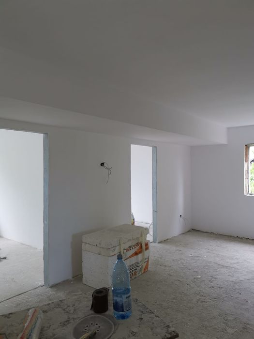 Lucrari de zugravit cu pompa