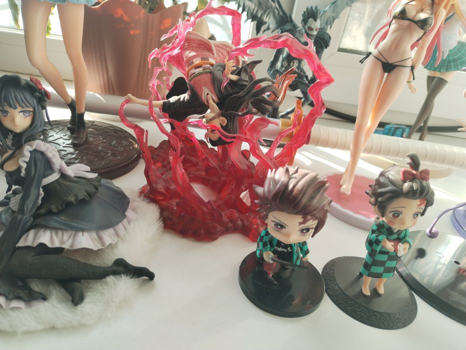 ПРОДАМ аниме фигурки