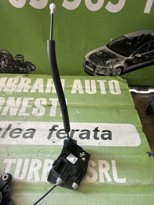 Broască ușă dreapta față Range Rover Velar