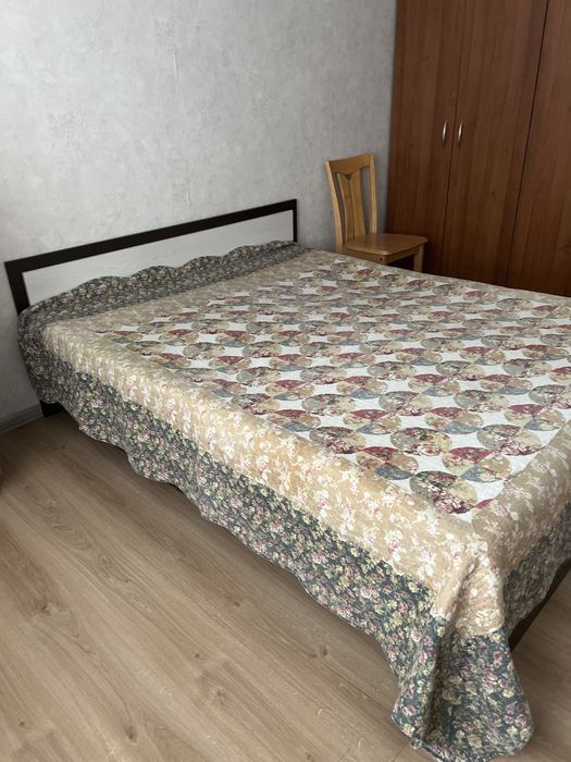 Двуспальная кровать