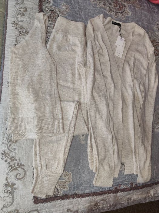 Продам женскую тройку