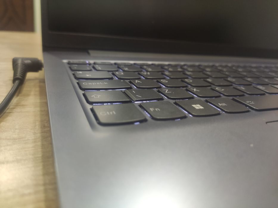 Lenovo IdeaPad slim 3 i5 13th 13420h 8gb ram DDR5 SSD 512GB M2