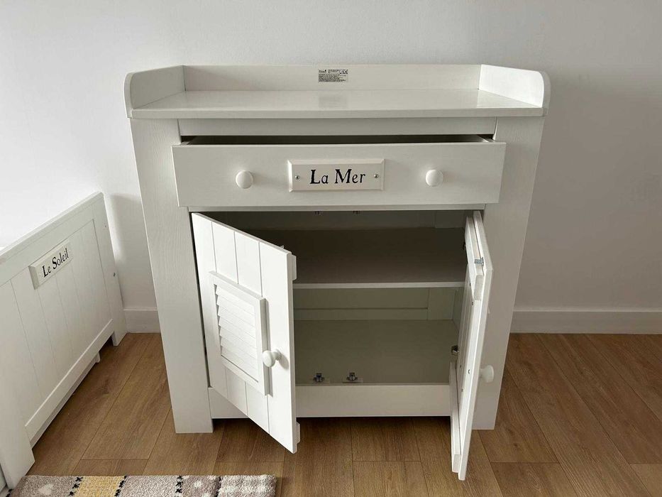 Mobilă completă cameră copii/bebe lemn alb + canapea Mobexpert + masuta de activitati cu 2 scaune IKEA