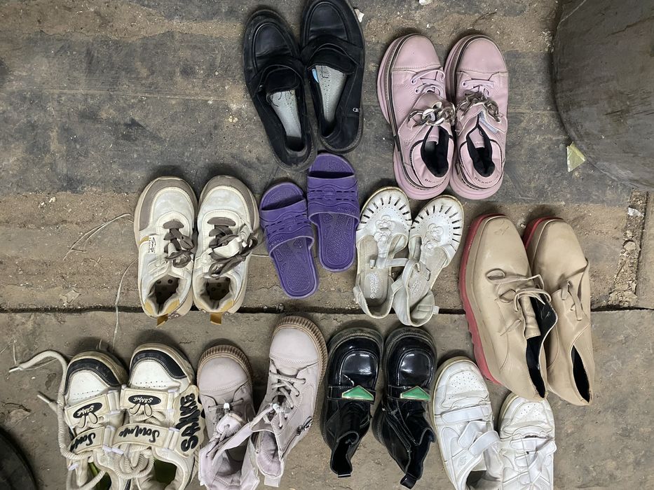 Обуви  детские отдам даром