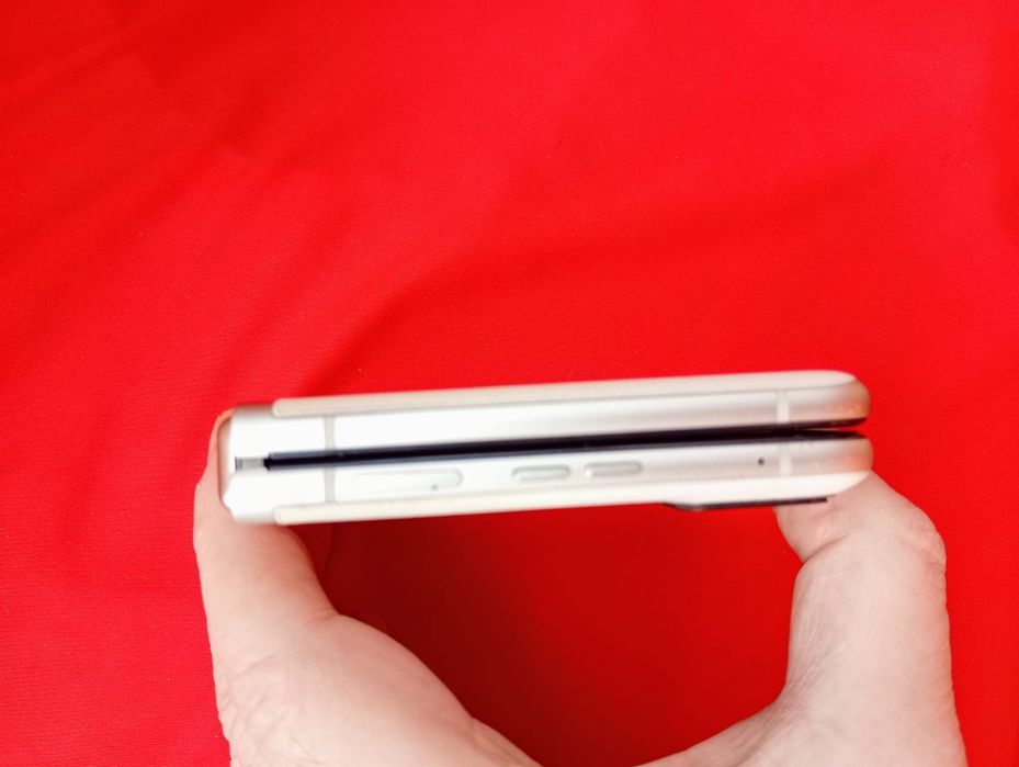 Motorola RAZR 40 Full box ( factura până  21.04.2026)