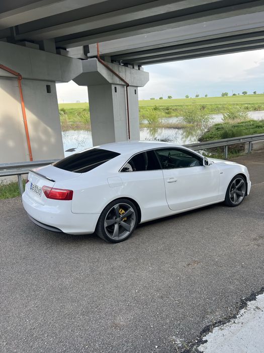 Audi a5 2.0 cutie manuală 2009