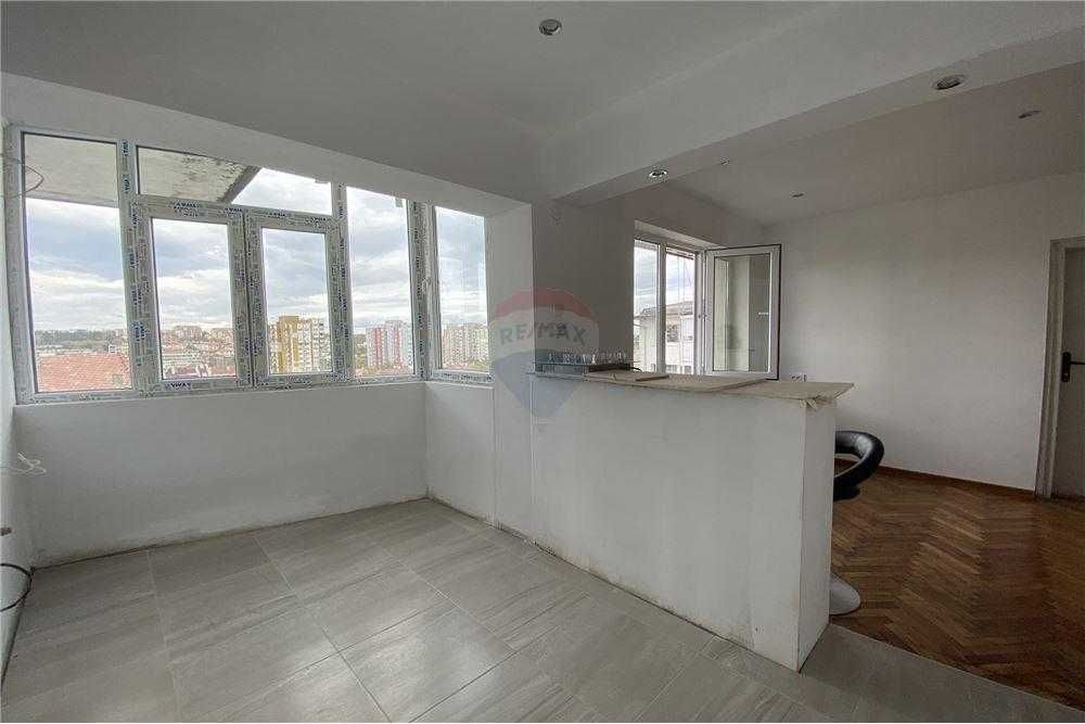 Продава се Тристаен апартамент в Шумен, Пазара - 77 кв.м за 1822 €/кв.м - Снимка #1