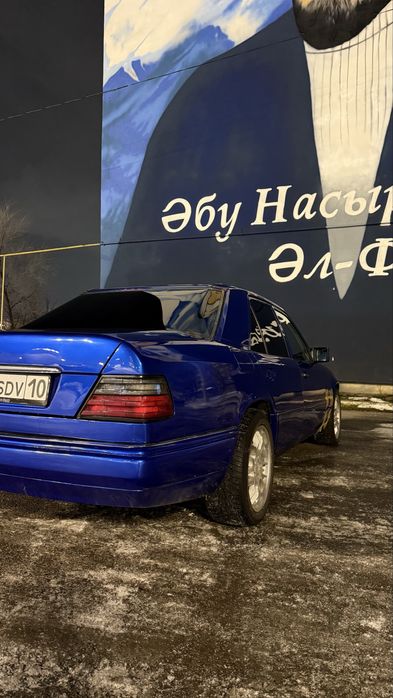 Мерседес 124 Е шка автомат