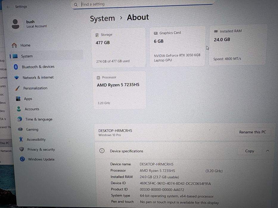 Laptop Lenovo Loq 15ARP9 cu RTX 3050