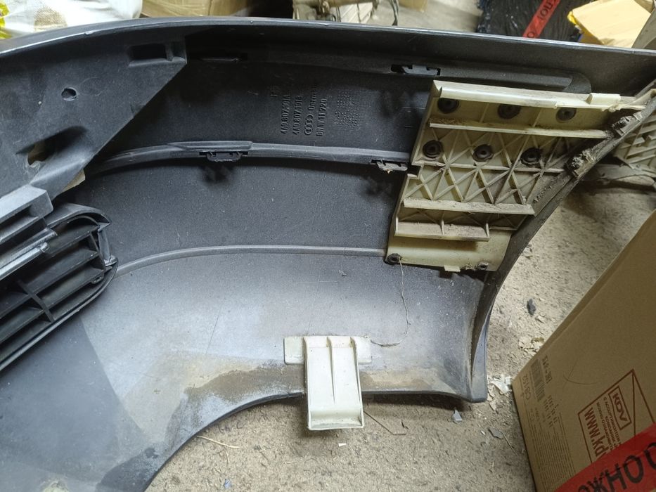 Передний бампер Ауди 100 С4