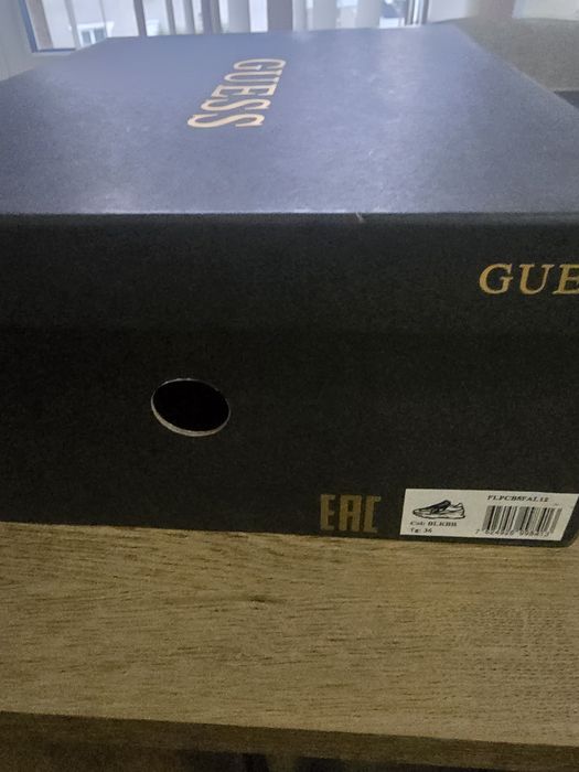 Дамски обувки GUESS