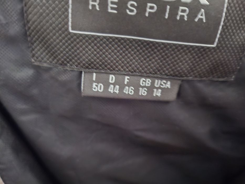 Яке GEOX цвят шампанско