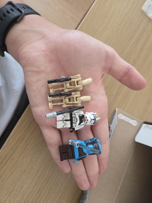 Vand Lego Star Wars 75182 in stare perfecta.