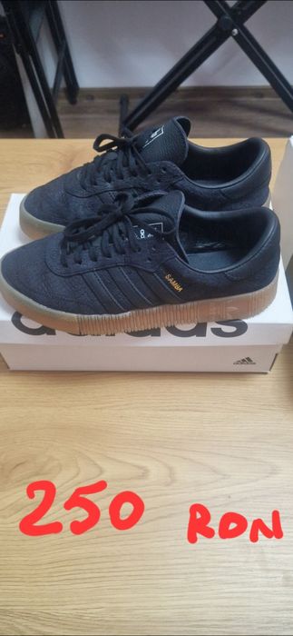 Vand pantofi sport Adidas colectie.
